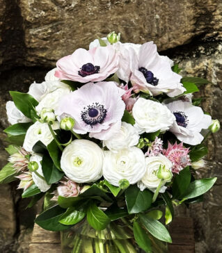 white and blush bouquet
